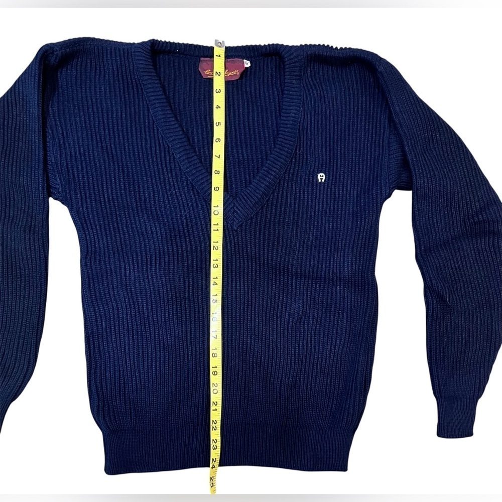 Vintage 70s Etienne Aigner Women's size Small Navy Blue V-Neck Sweater  USA - Picture 2 of 7